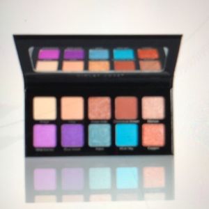 Violet Voss essentials 2 eyeshadow palette